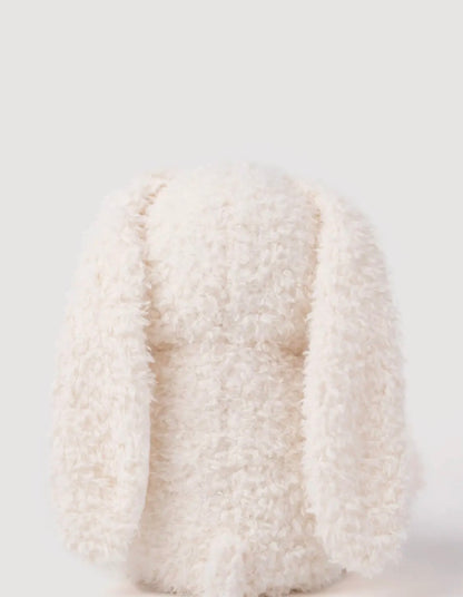 Achteraanzicht van de Retro Pals Konijn knuffel, zittend